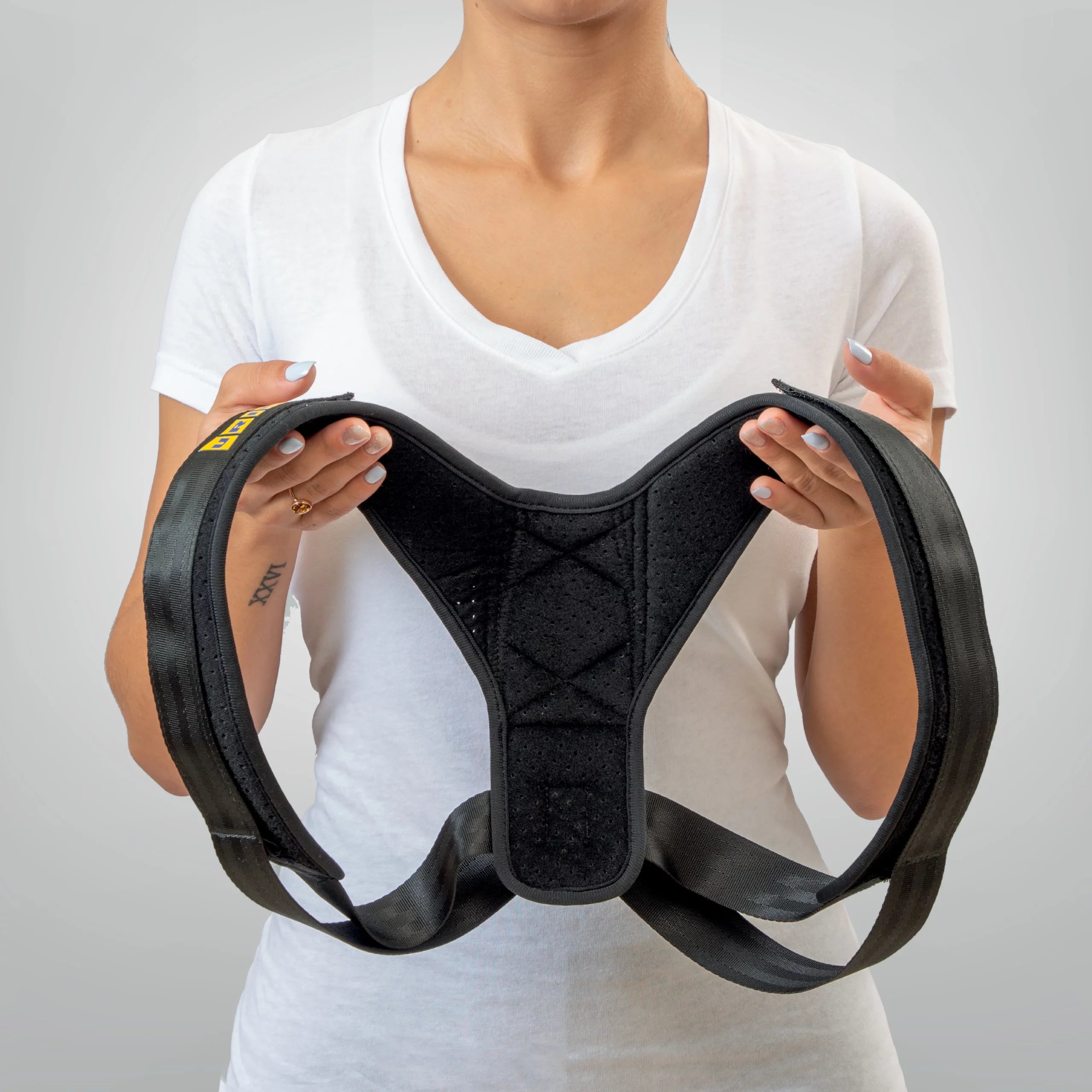 מיישר כתפיים | AC75